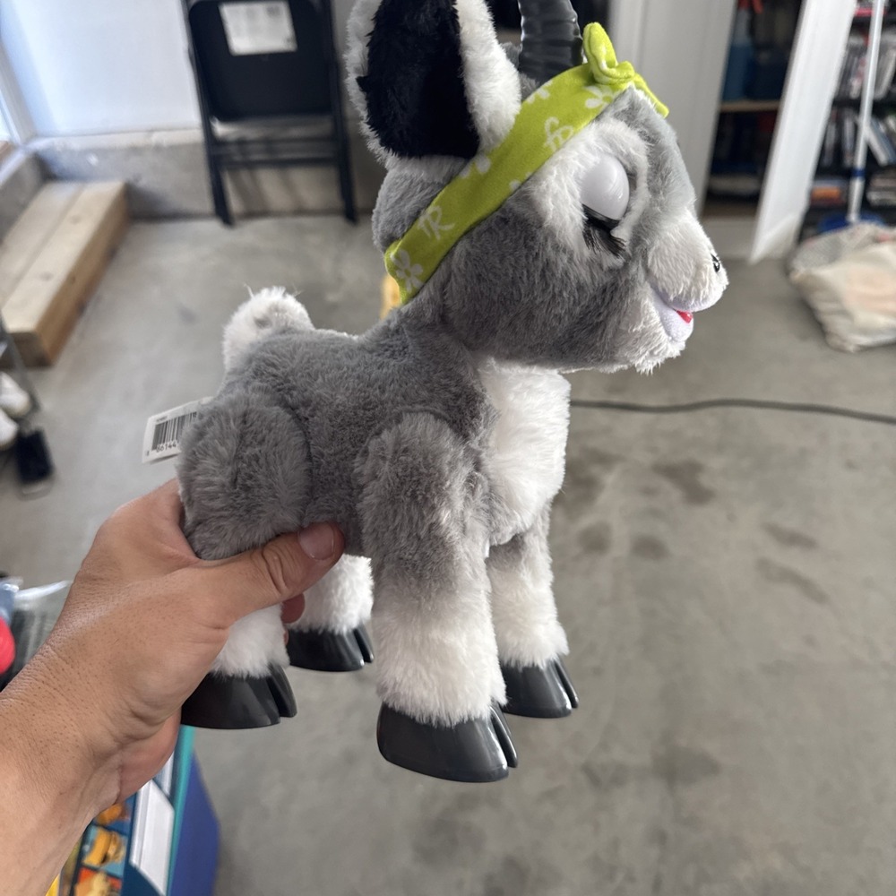 FurReal Daisy the Yoga Goat Interactive Toy 11-inch Plush Tested Works #29